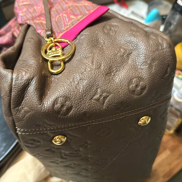 Authentic Louis Vuitton artsy - Picture 4 of 15